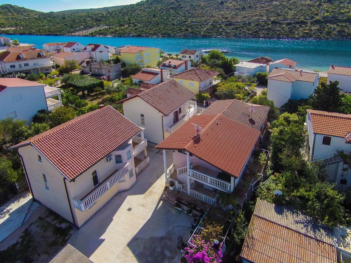 House Lucija Villa โรกอซนิซา ภายนอก รูปภาพ