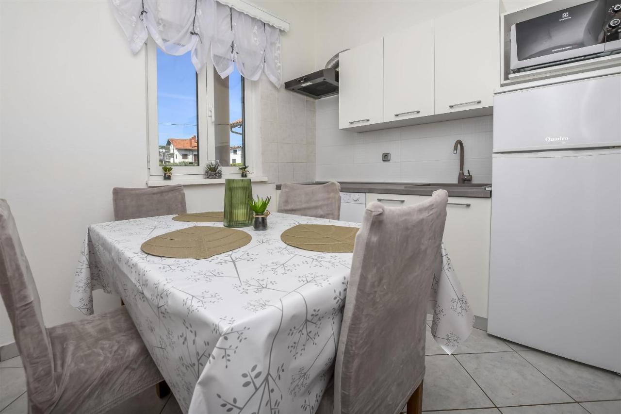 House Lucija Villa โรกอซนิซา ภายนอก รูปภาพ