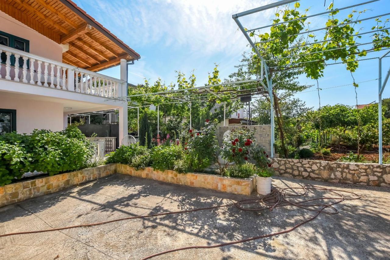 House Lucija Villa โรกอซนิซา ภายนอก รูปภาพ